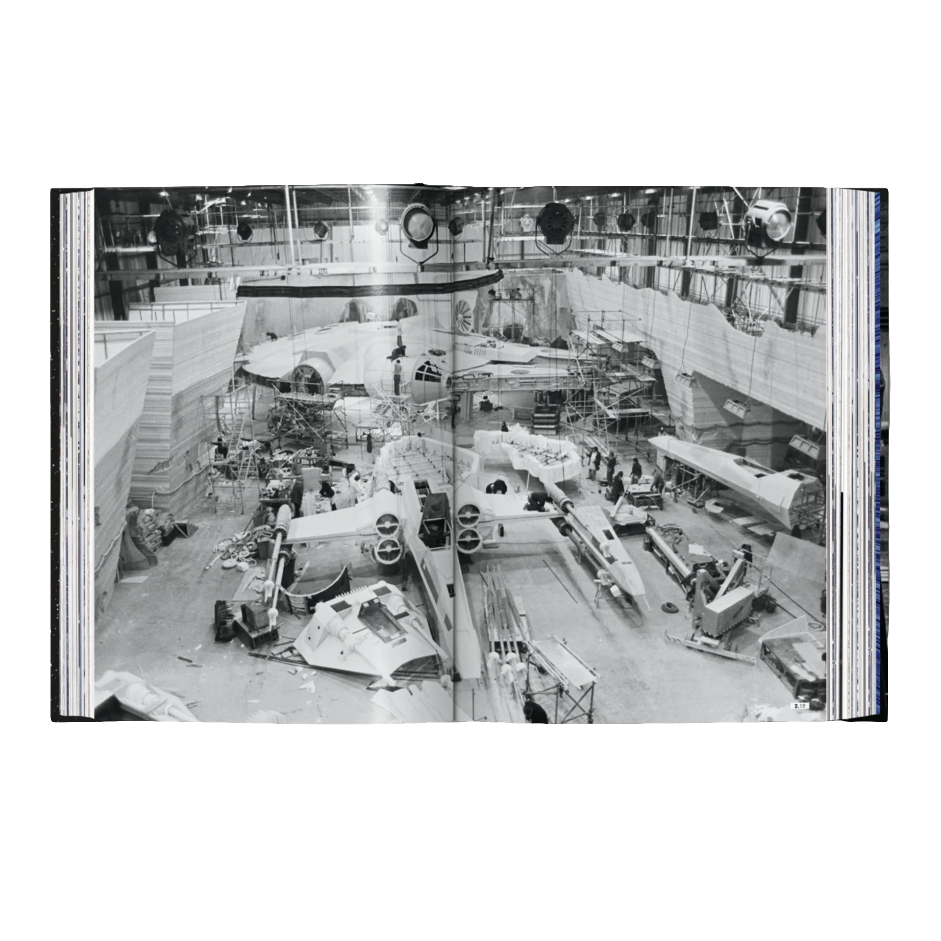 Taschen, 45th Edition, Coffee Table Book The Star Wars Archiv. 1977–1983, modell werkstatt, flugzeughangar, flugzeugteile, montagelinie, baupläne