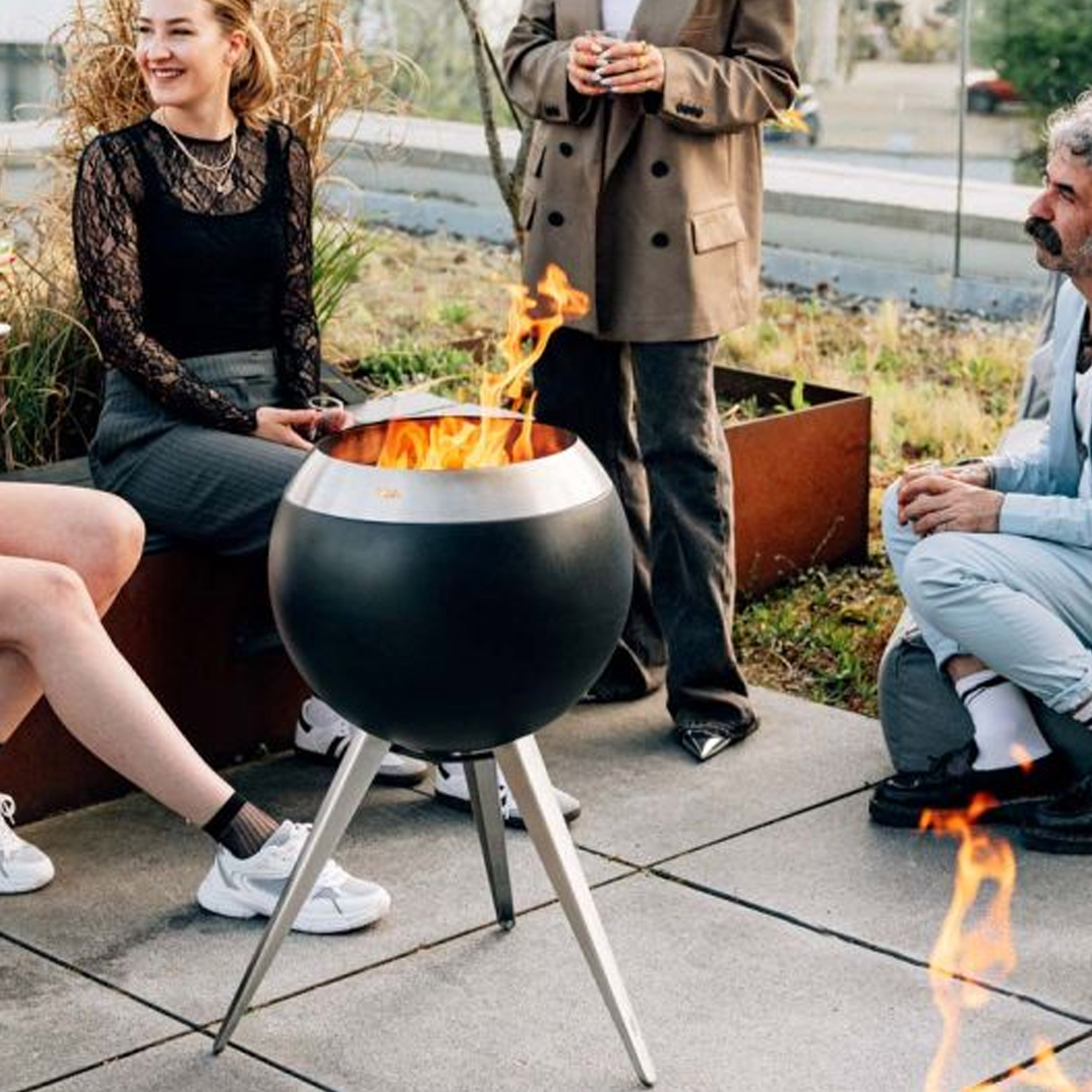 Fire basket 45 with heigh foot silver, Feuertopf, Grilltopf, Outdoor Feuerstelle, Gartenofen, Metallkugel