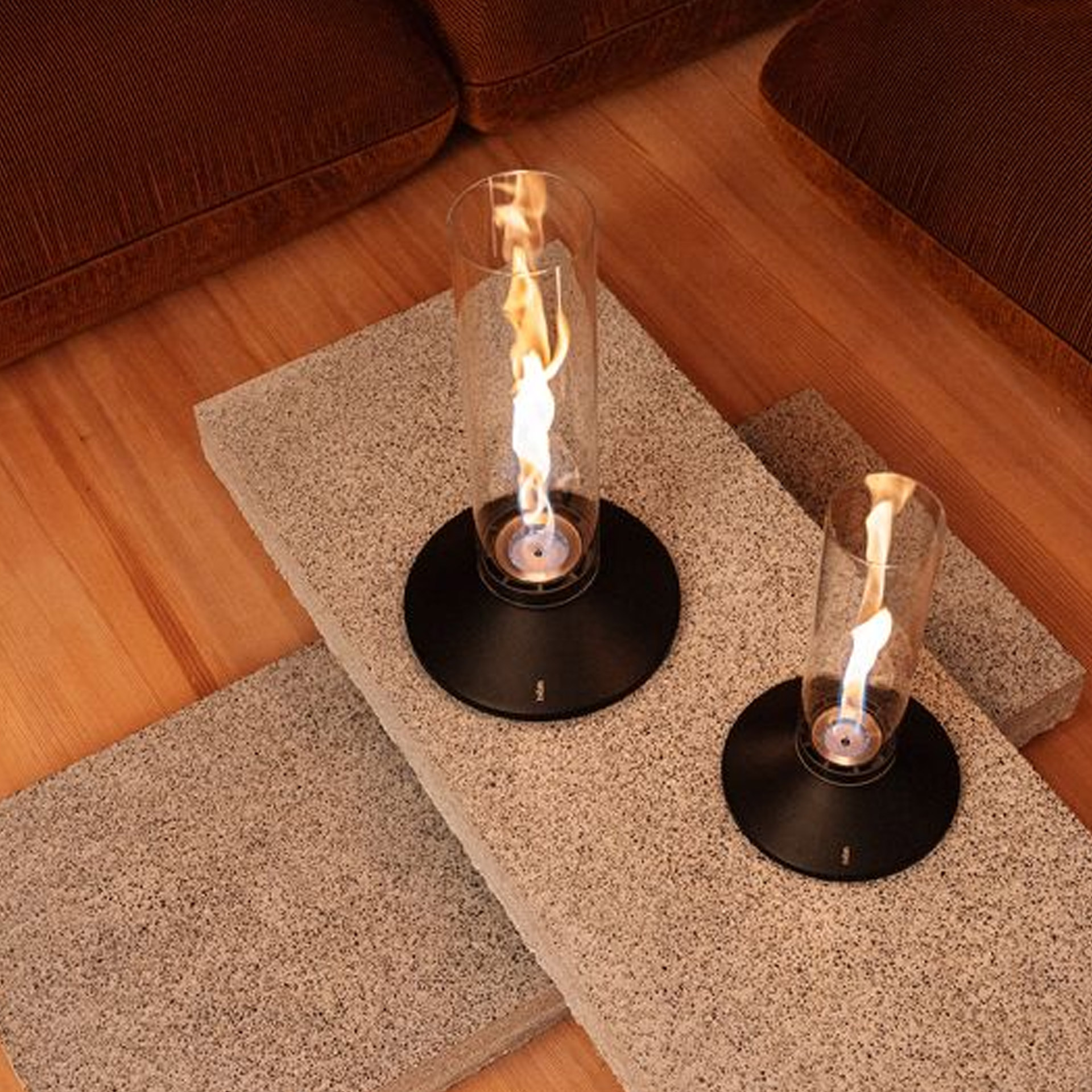 Tabletop Fireplace 1200 Black, Kamin, Tischkamin, Flammen, Stahlfuß, Glaszylinder
