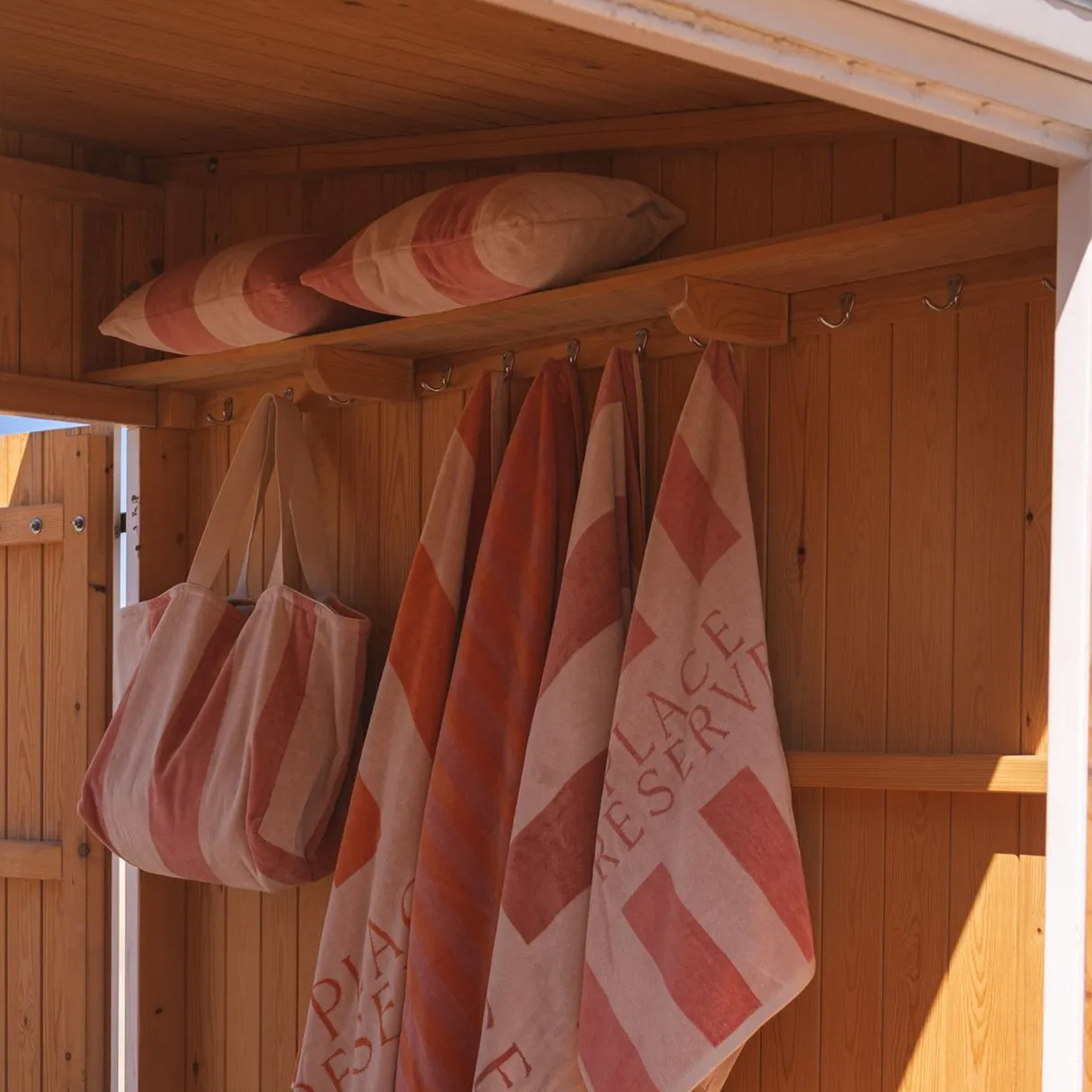 Place Reservee Classic Kissen 30x40 cm Pink Lemonade, Strandtuch, Handtuch, Tesuch?, Aufhänger, Holzschuppen