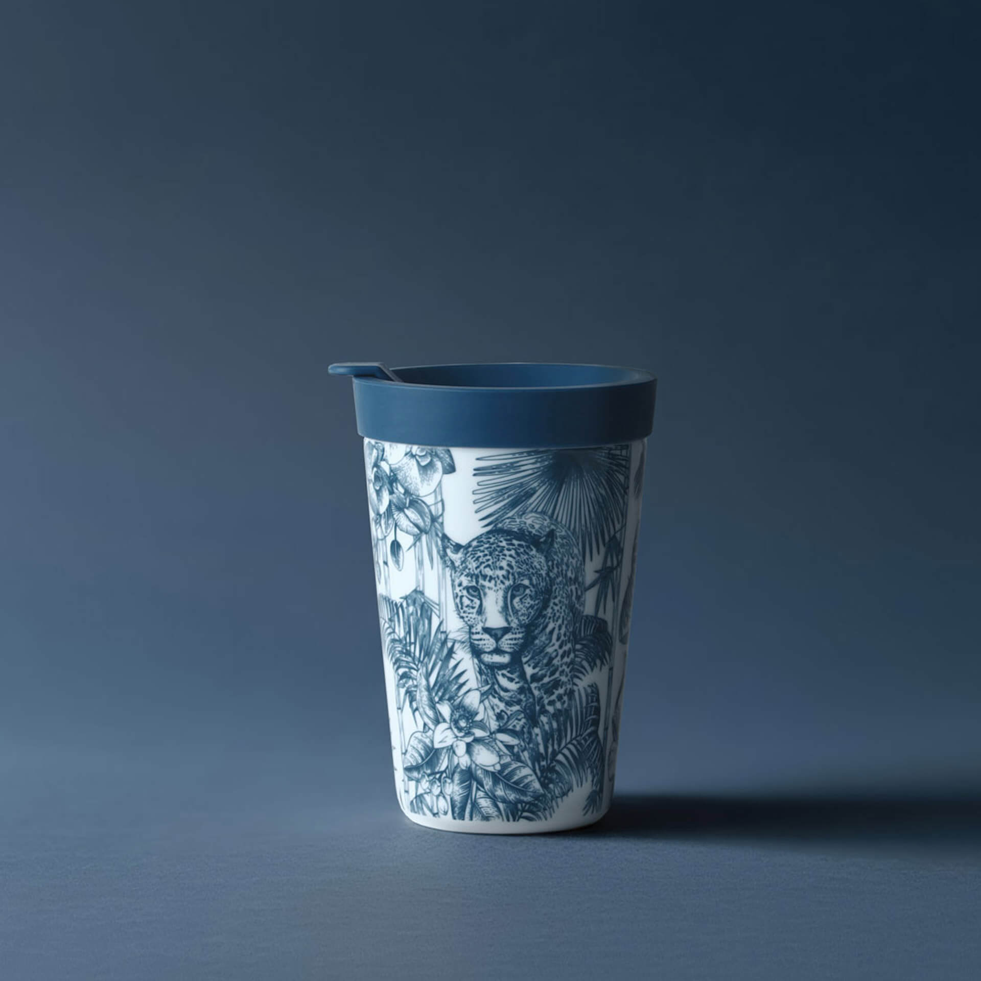 SIEGER by FÜRSTENBERG Coffee To-Go Becher Paraíso Blue 0,40 l MY COMPANION,, Becher, Tumbler, Tiermuster, Blau, Porzellan