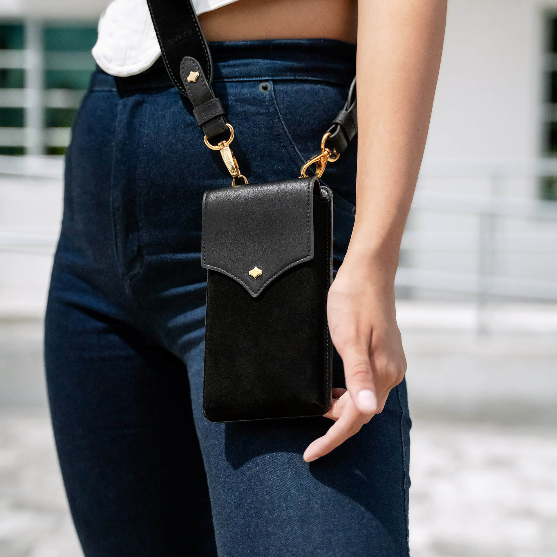 Any Di Phone Pouch black