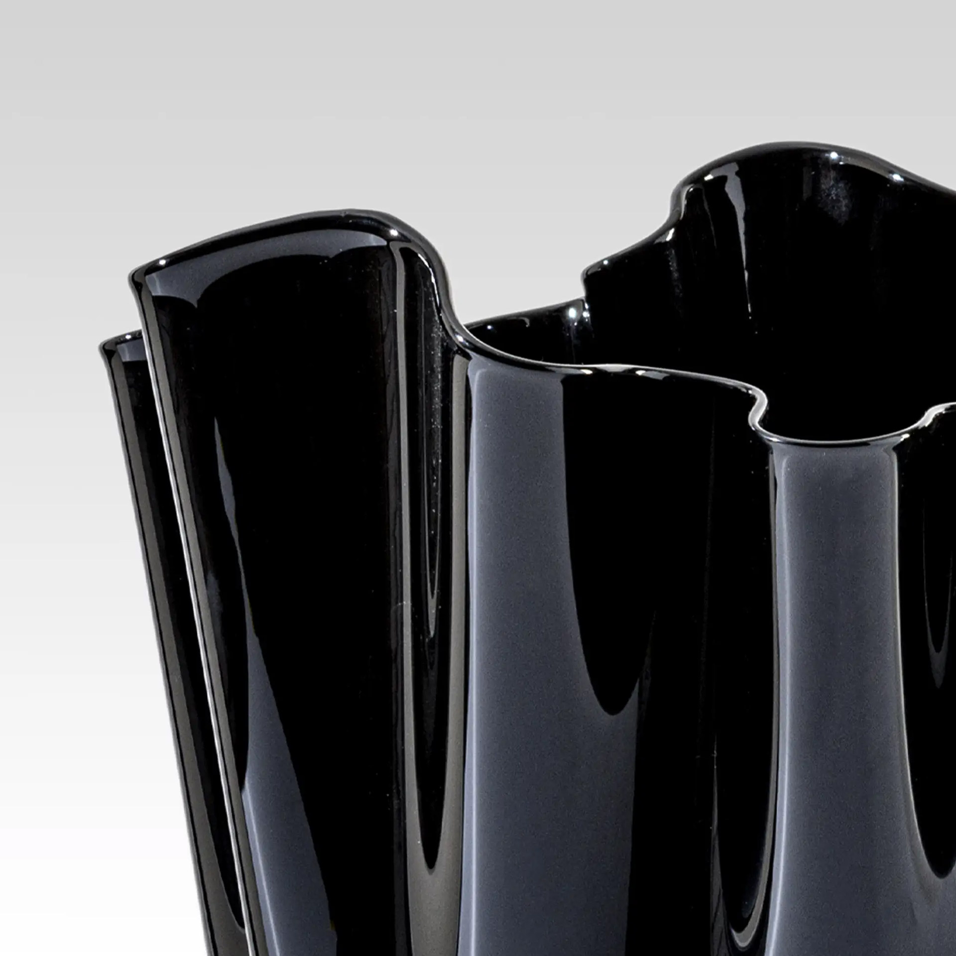 Venini Fazzoletto Vase Schwarz 24 cm