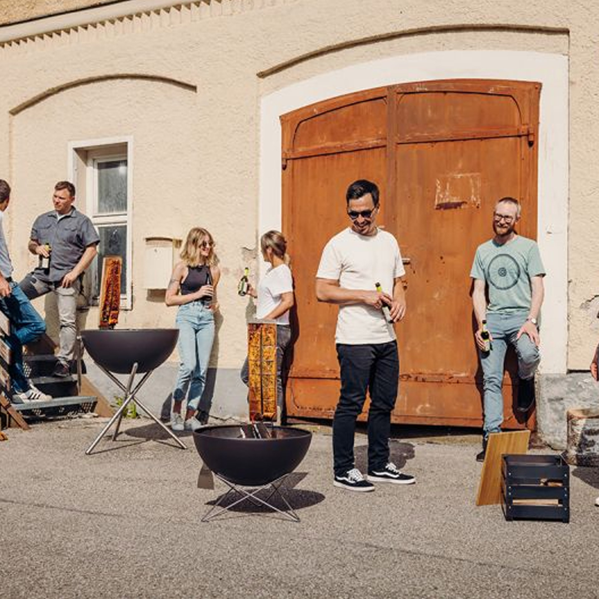 Flame-grilled salmon board, Grill, Grillparty, Barbecue, Holzkohle, Grillton