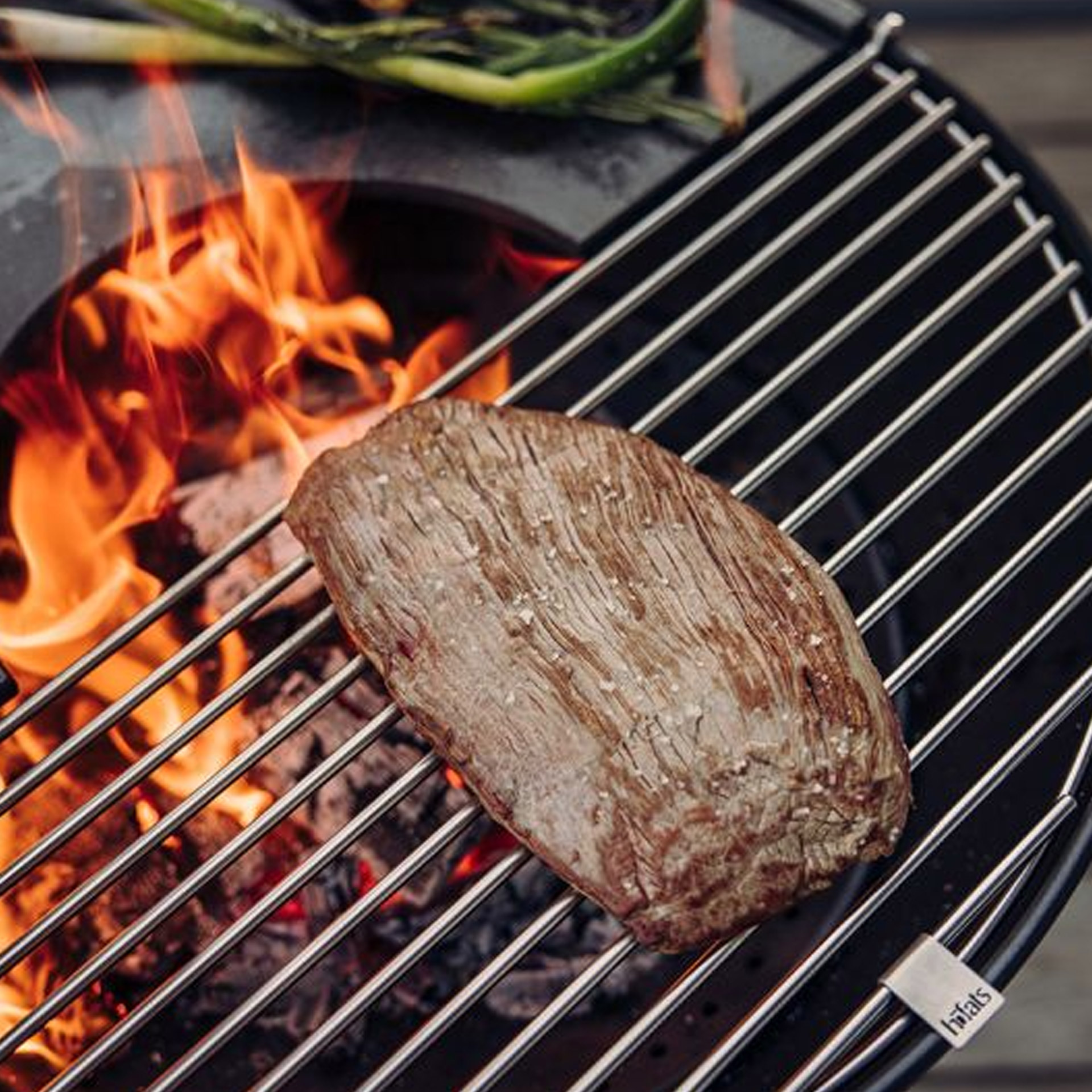 Grill grid 57, Rindersteak, Grillgut, Rindfleisch, Grillstück, Kohlegrill