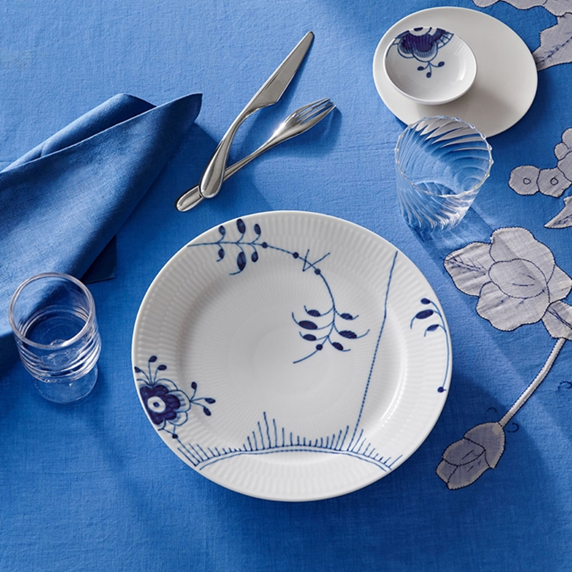 Royal Copenhagen Speiseteller Mega Gerippt Blau 27 cm Dekor 2