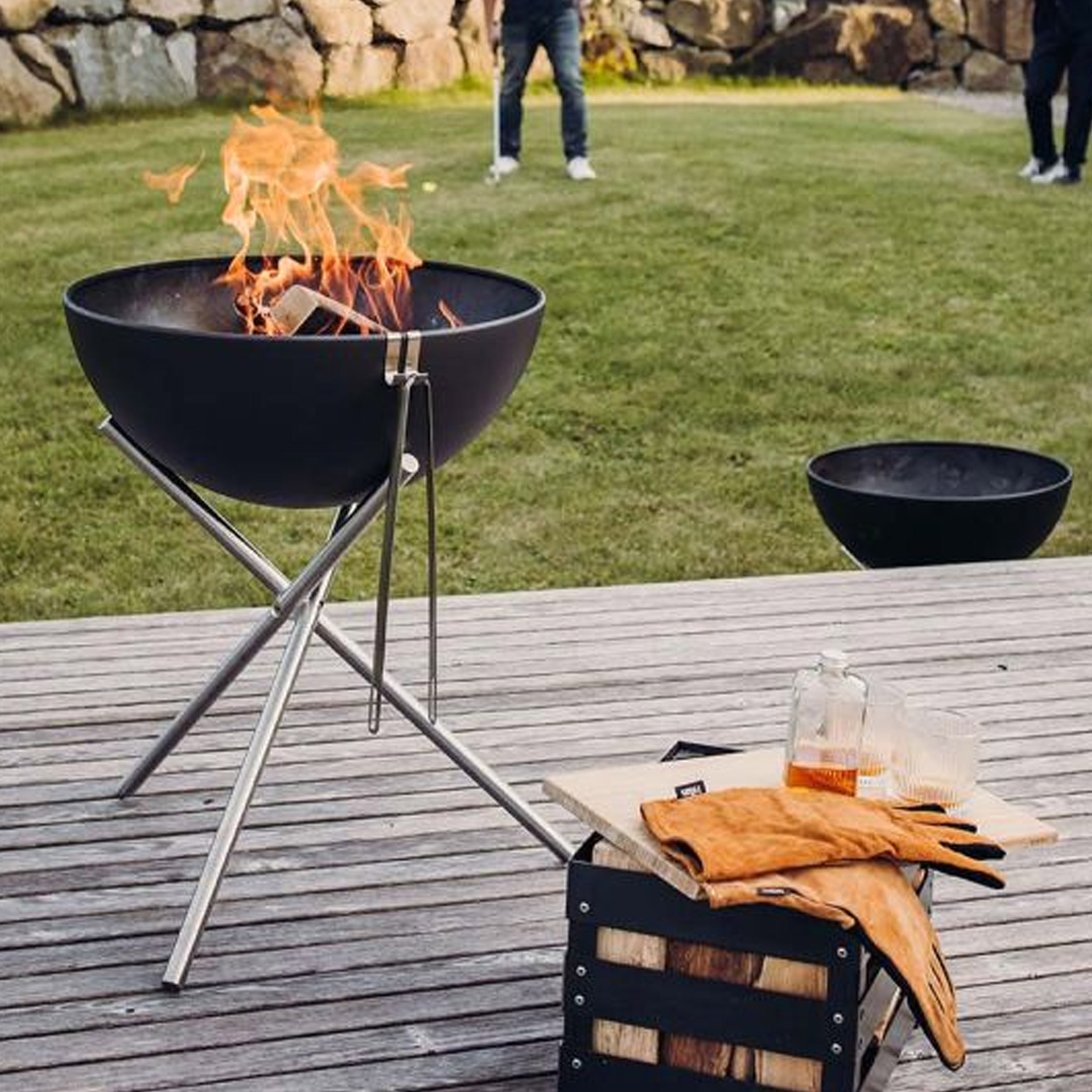 Fire Bowl 57 with tripod, Schaukelgrill, Feuerstelle, Grillkamin, Holzofen, Outdoor-Grill