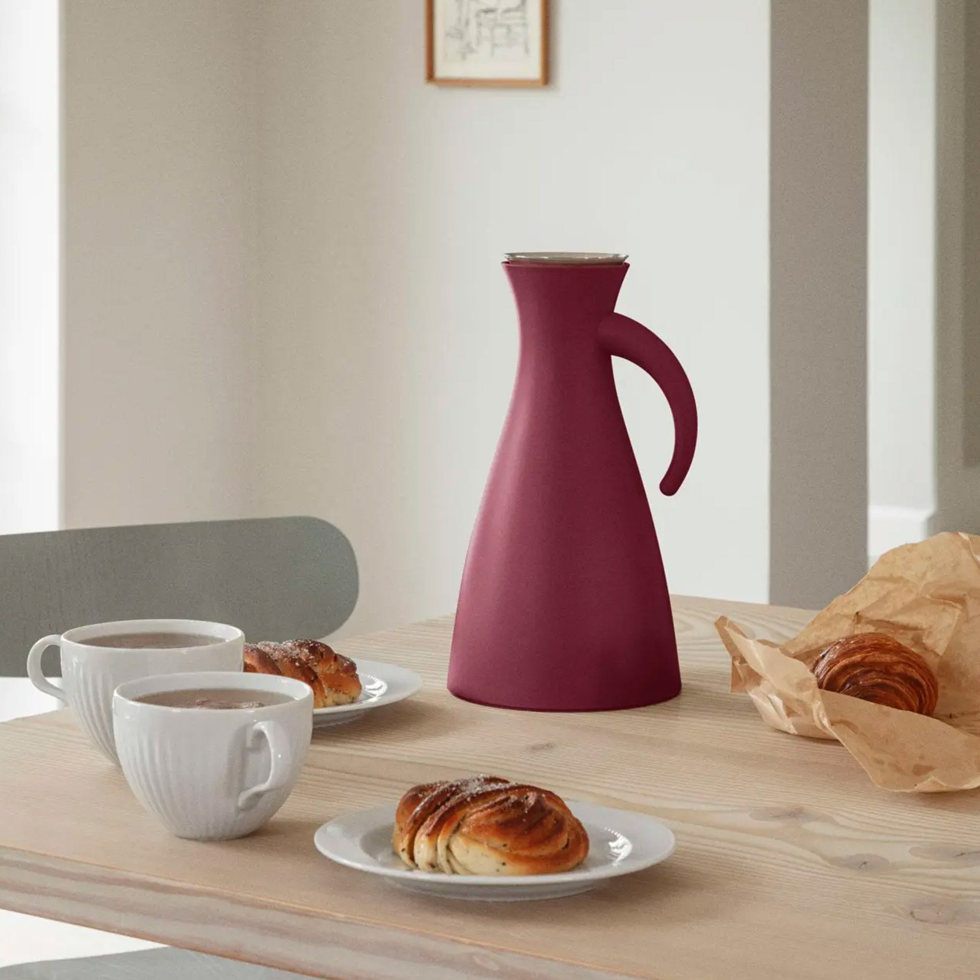 Vacuum Jug Ruby 1.00 l, Karaffe, Kaffeetisch, Kaffeemenge?, Kaffeekanne, Croissant