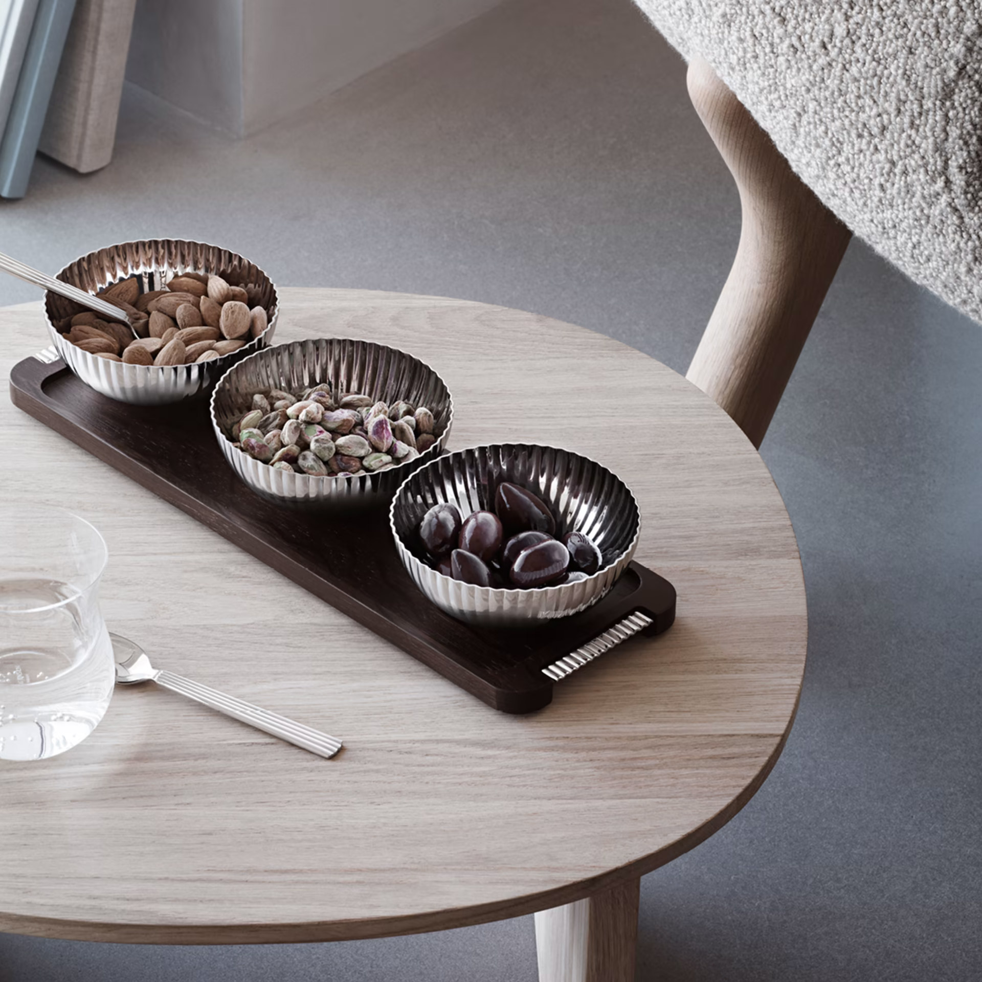 Tray with 3 Bowls, Schalen, Nüsse, Nussplatte, Snackset, Tischtablett