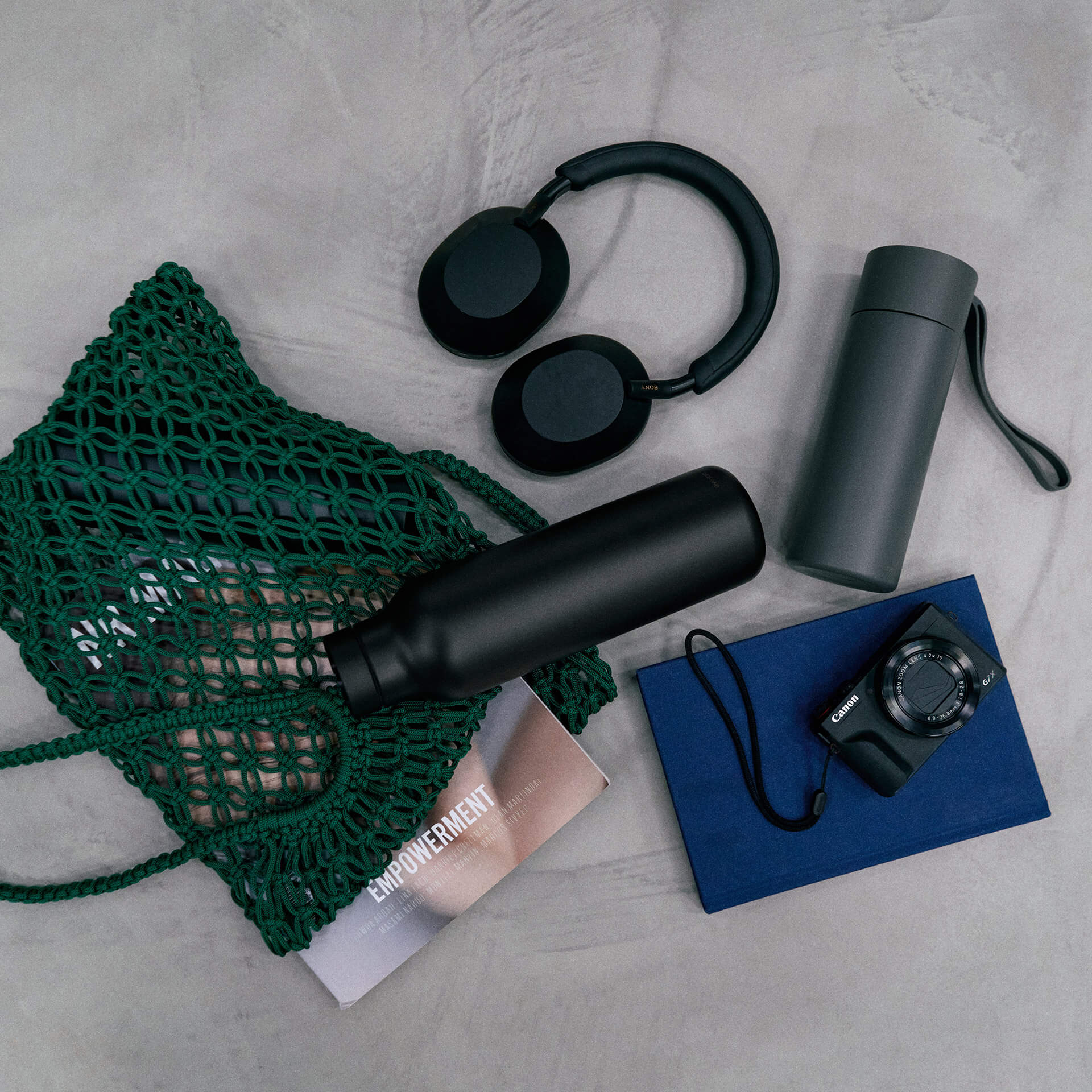 Urban Thermo Flask Black 0.70 l, Kopfhörer, Bluetooth, Schwarz, Flasche, Korb