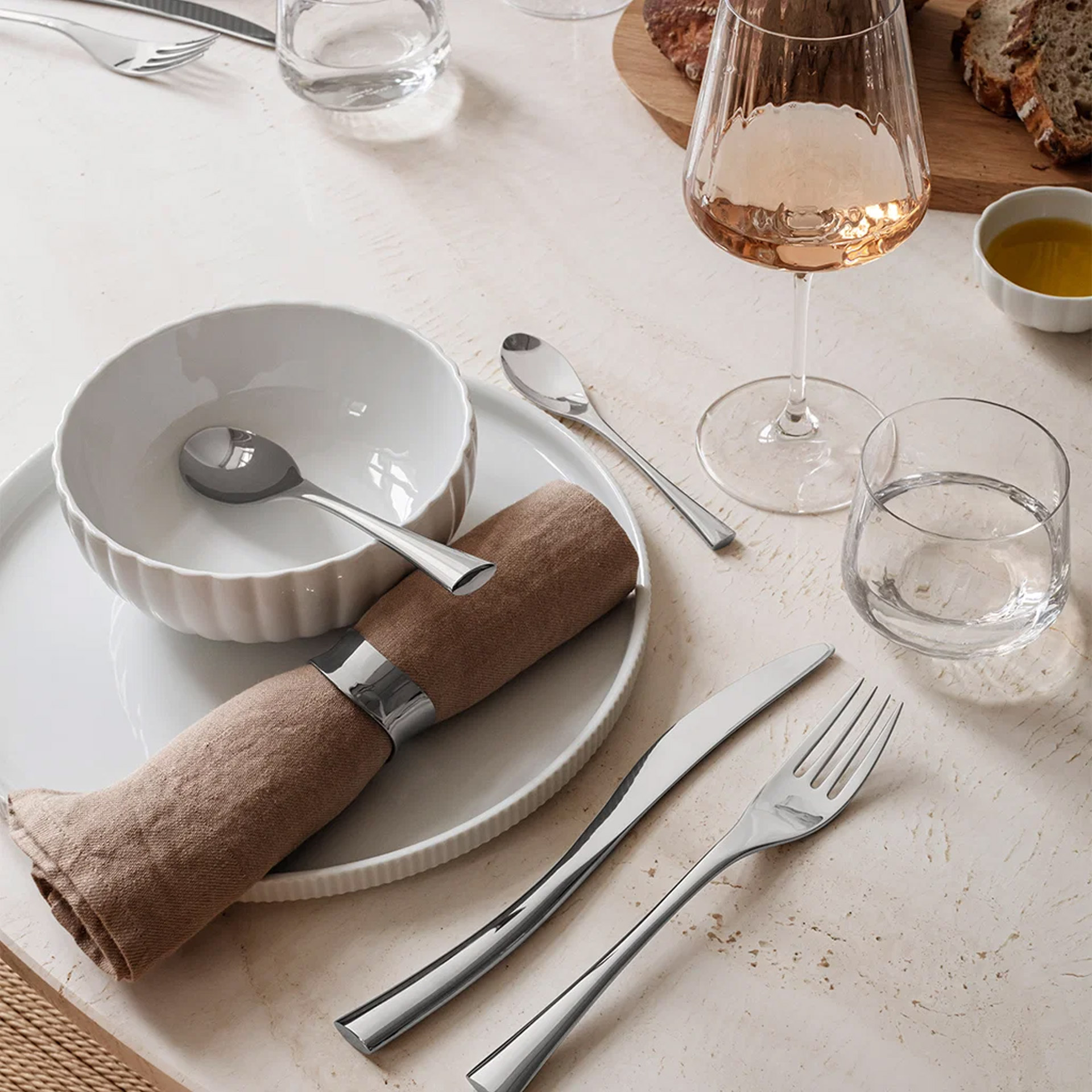 Cutlery Set 24-piece stainless steel, Teller-Set, Teller, Besteck, Gläser, Serviettenrolle
