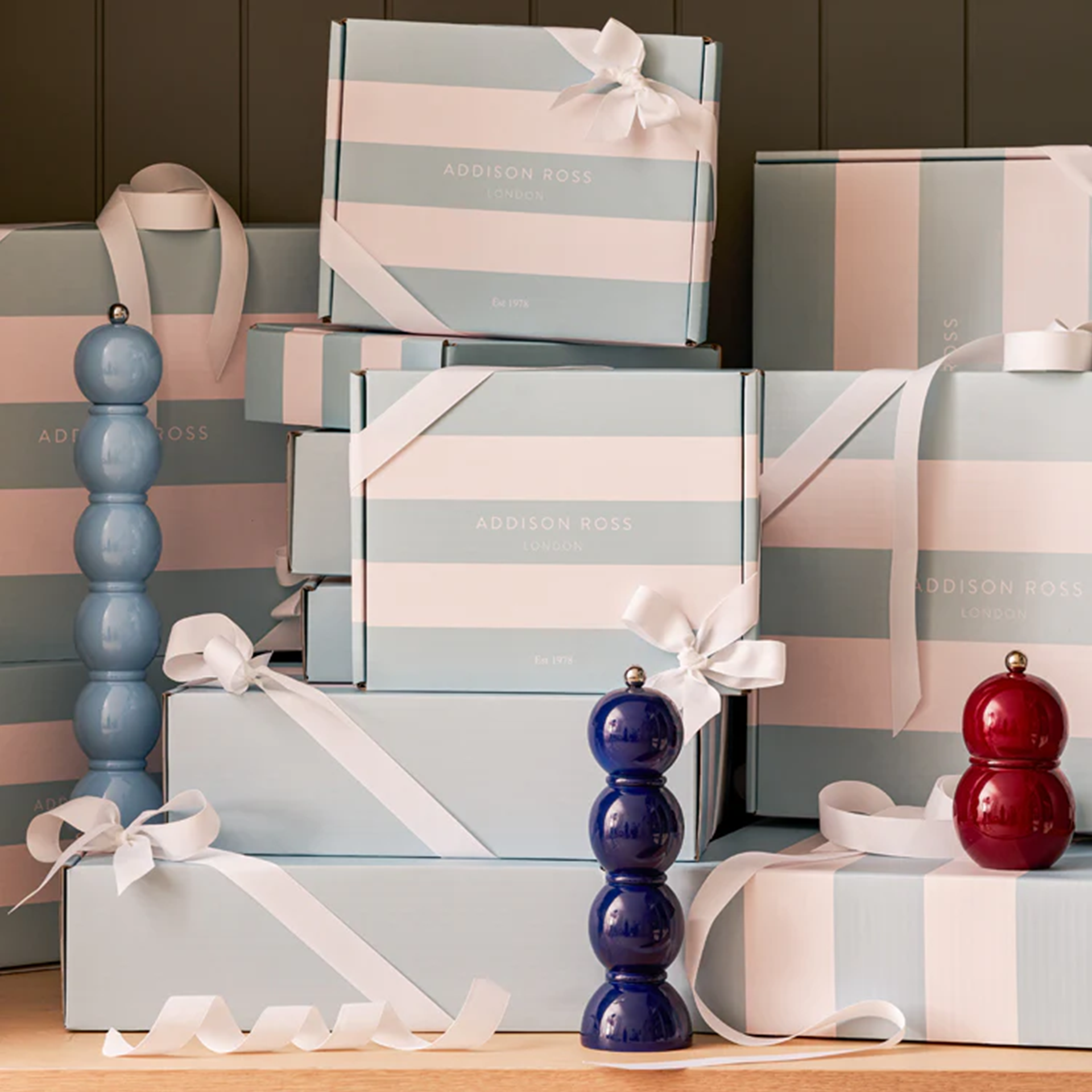 Addison Ross, Chubbie, Salt- Pepper Mill cherry 12 cm, Geschenkkarton, Boxen, Pastellblau, Rosa, Ribbons