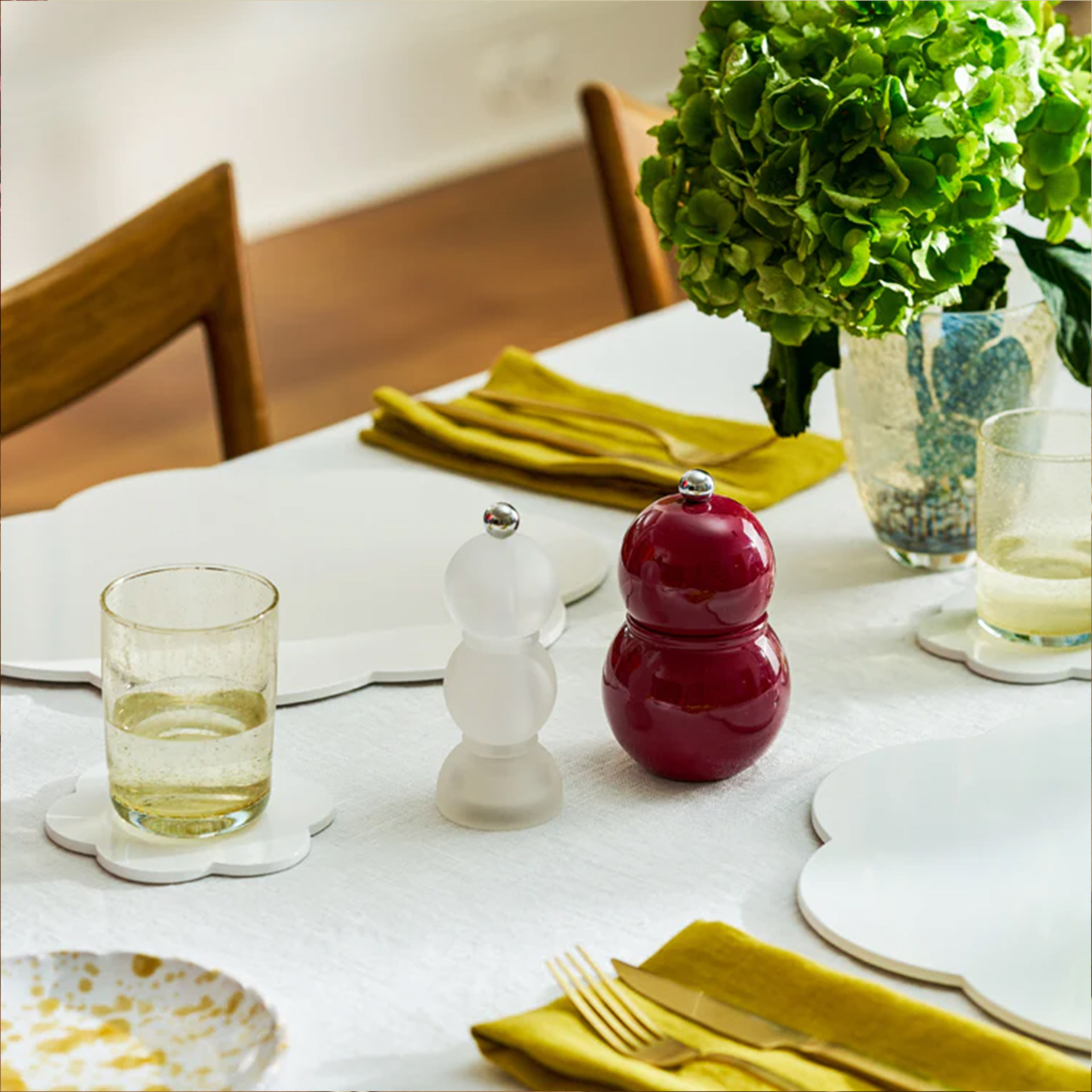 Addison Ross, Chubbie, Salt- Pepper Mill cherry 12 cm, Salz- und Pfeffermaster, Salzstreuer, Gewürzbehälter, Tischdekoration, Glasuntersetzer