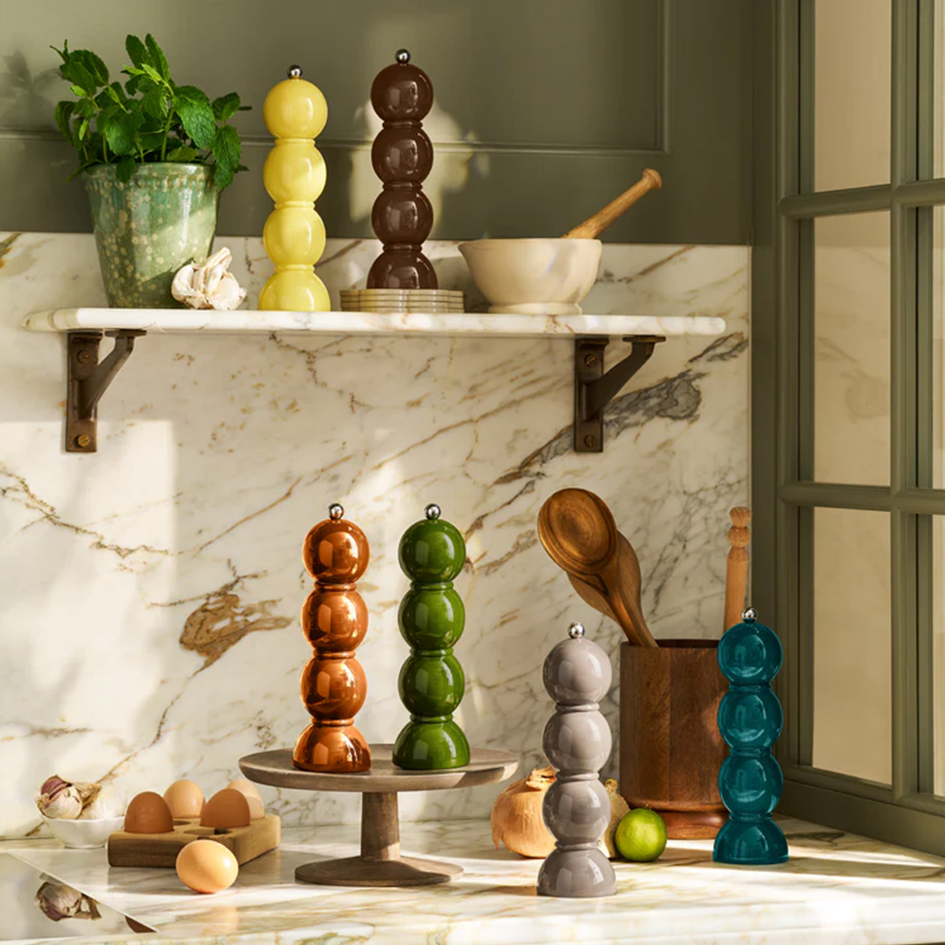 Salt- Pepper Mill chocolate 24 cm, Küche, Küchenzubehör, Pepper/Salzstreuer, Dekoration, Steinfigur