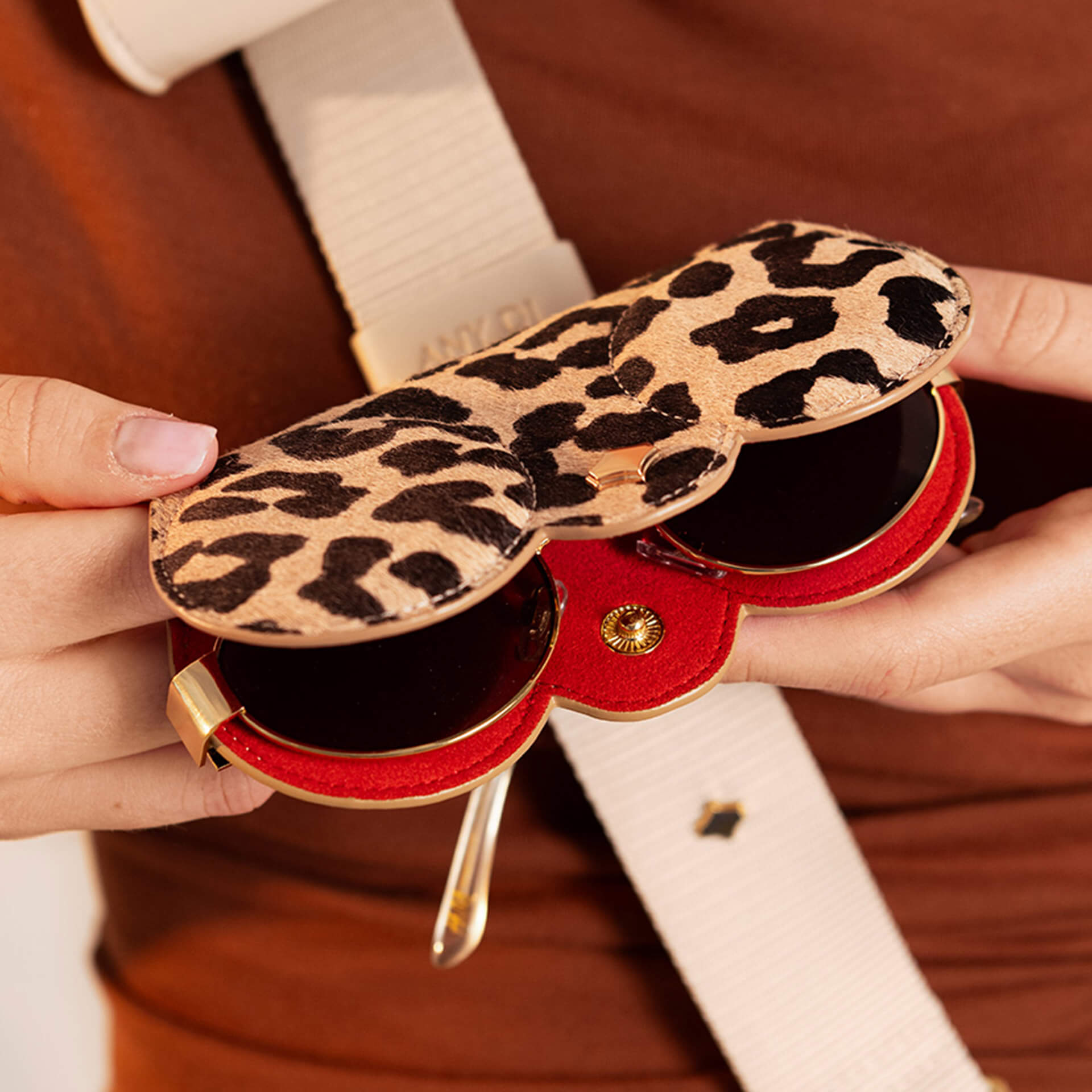 Any Di Munich Suncover Leo Fur Red