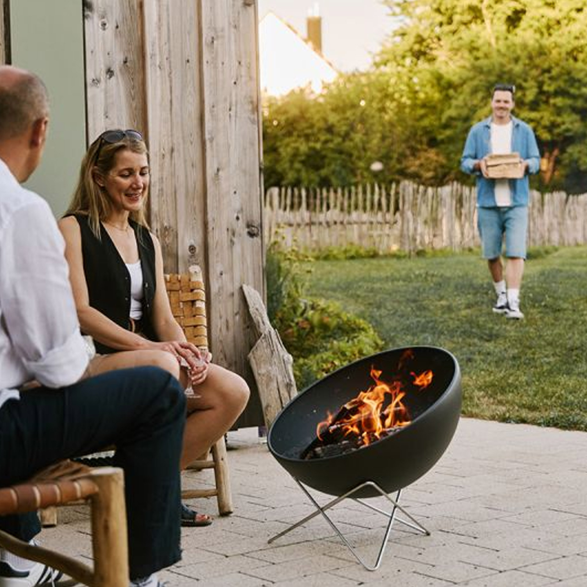 Fire Bowl 57 with star stand, Feuerstelle, Feuerkorb, Garten, Holzstuhl, Grillkamin