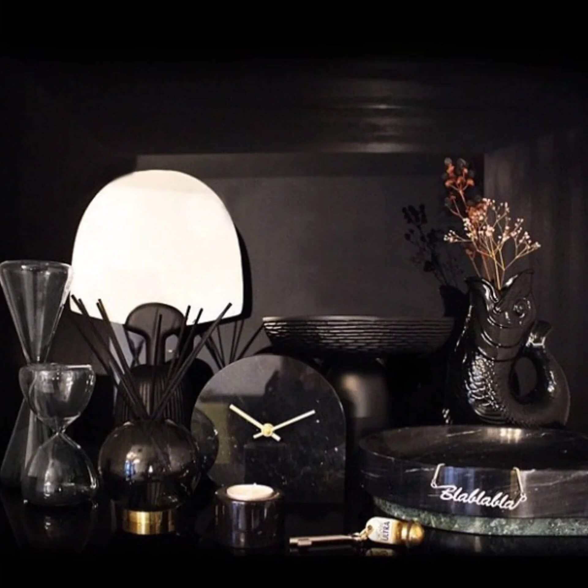 Gluckigluck, Glossy Collection, Jug black XL 1.20 l, schwarz, Vase, Lampe, Uhr, Deko-Set