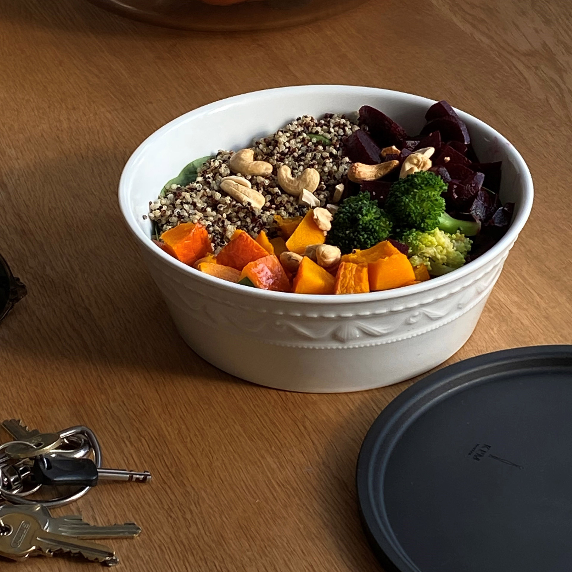 To-Go Box 1.00 l White, Schüssel, Salat, Quinoa, Gemüse, Mischung