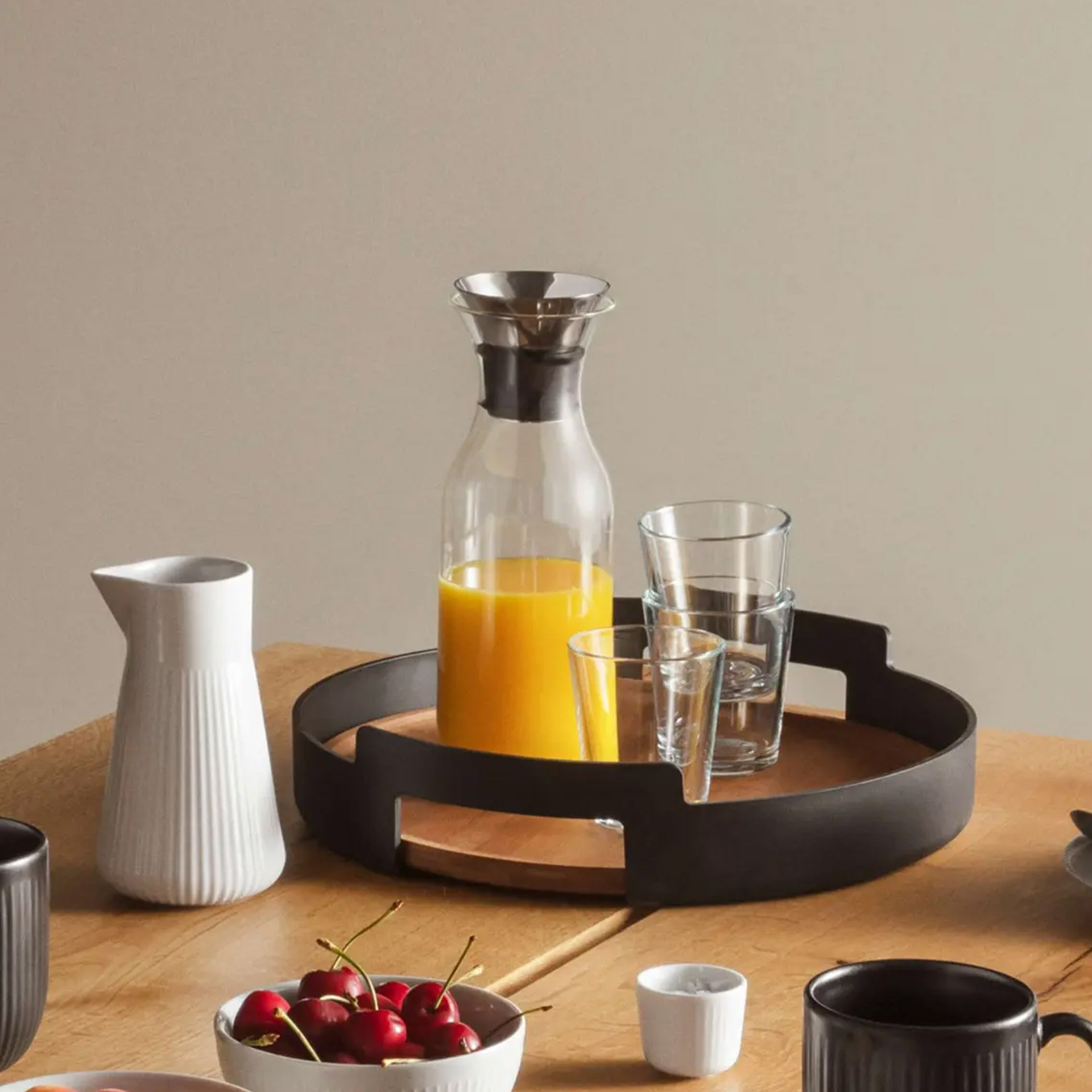 Fridge Carafe1.00 l, Glas Karaffe, Orangensaft, Sektglas, Serviertray, Tasse